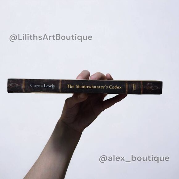 The Shadowhunter's Codex by Cassandra Clare & Joshua Lewis (U011) - Picture 4 of 9